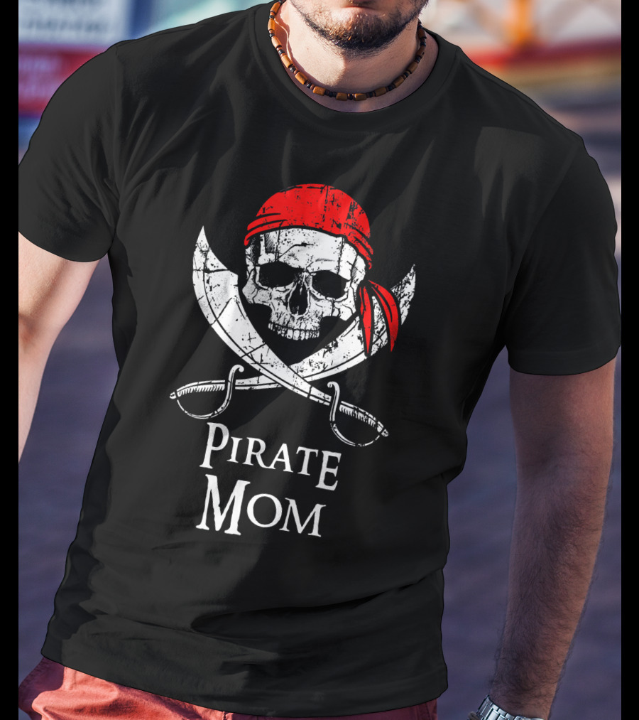 Pirate Mom Skull Crossbones Bandana Swords Flag T-Shirt