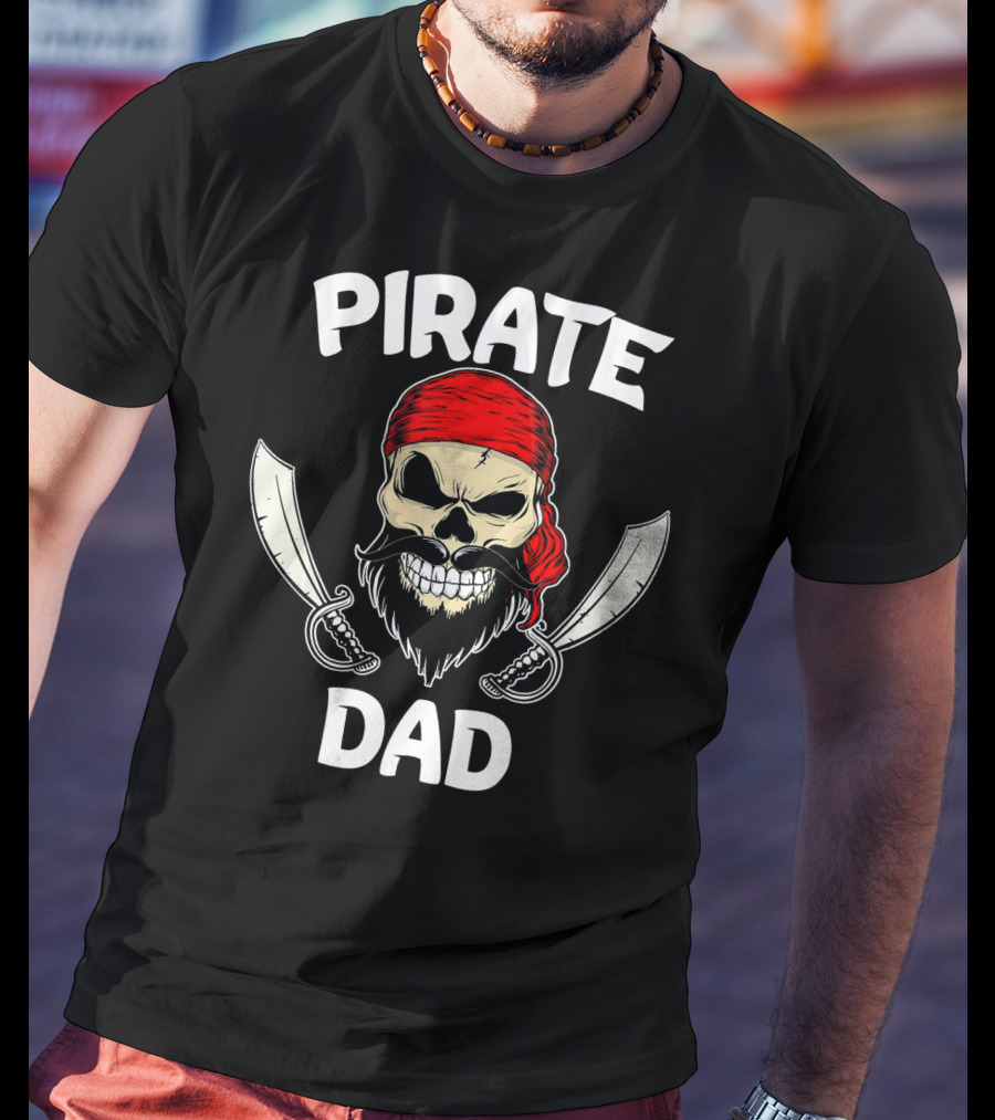 Pirate Dad Skull With Beard And Crossed Swords Halloween T-Shirt