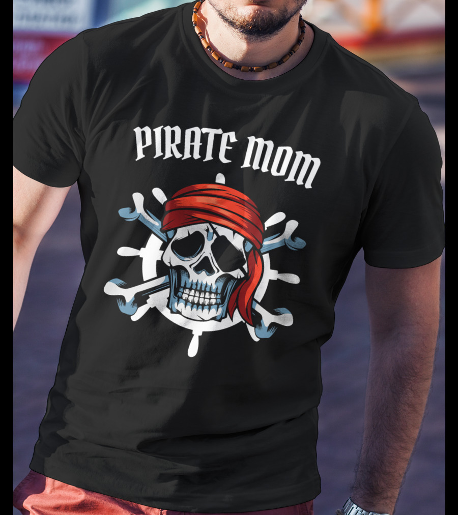 PIRATE MOM Skull Head Crossbones Red Bandana T-Shirt