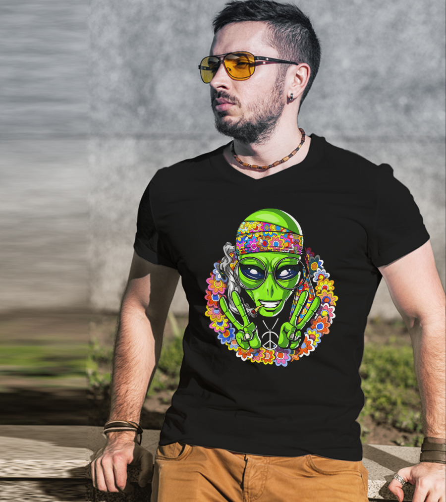 Hippie Alien Peace Sign Psychedelic Flowers Smoking Groovy T-Shirt