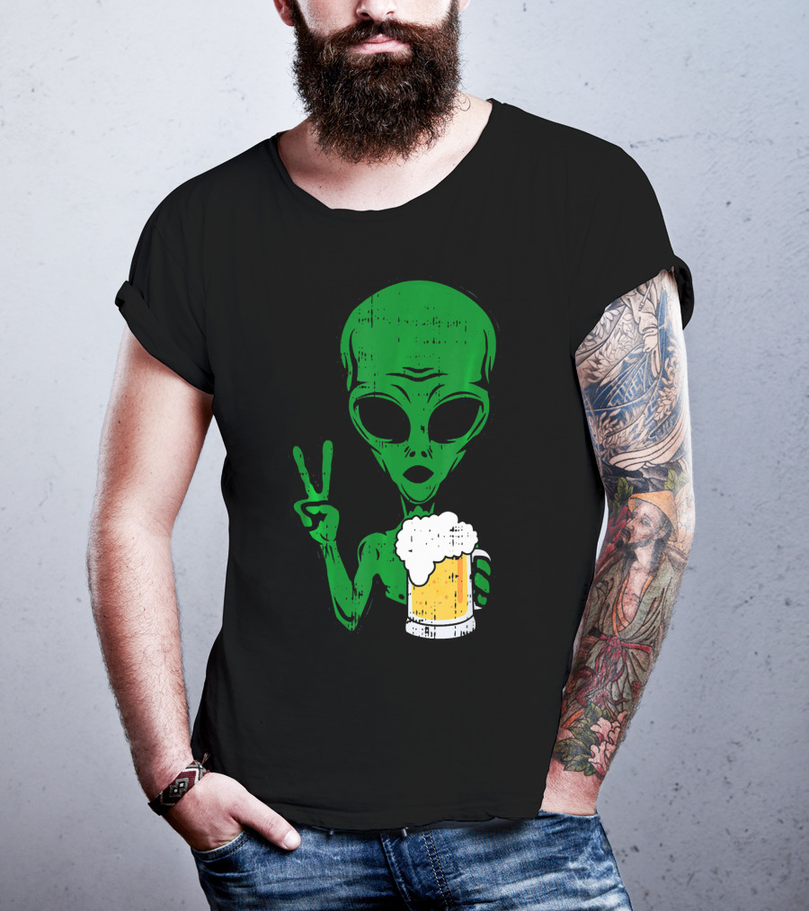 Area 51 Alien Peace Sign Drinking Beer T-Shirt