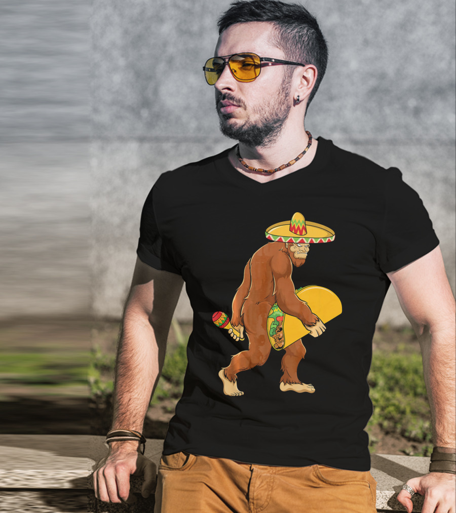 Bigfoot Cinco De Mayo Sombrero Taco Maraca T-Shirt