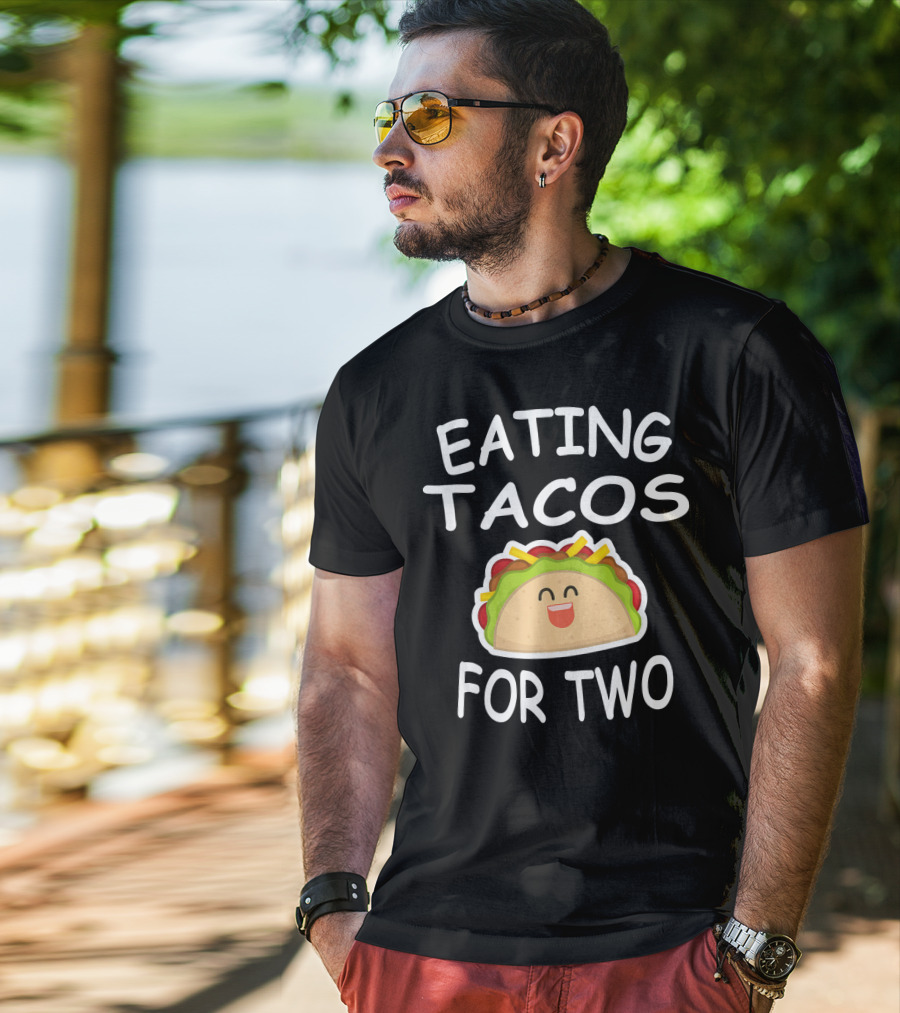 Eating Tacos For Two Fun Pregnancy Announcement T-Shirt