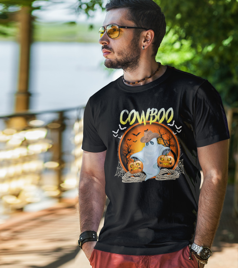 Cowboo Halloween Ghost In Cowboy Hat With Pumpkins And Bats T-Shirt