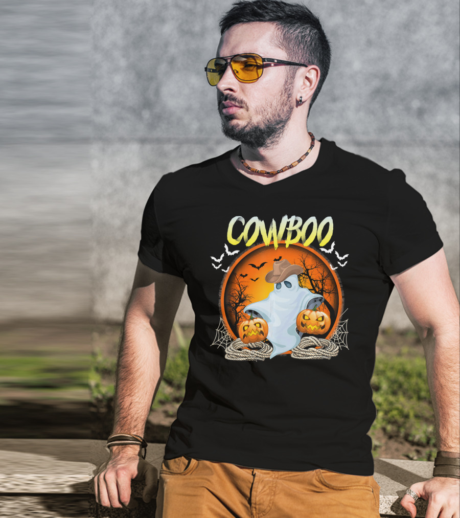 Cowboo Halloween Ghost In Cowboy Hat With Pumpkins And Bats T-Shirt