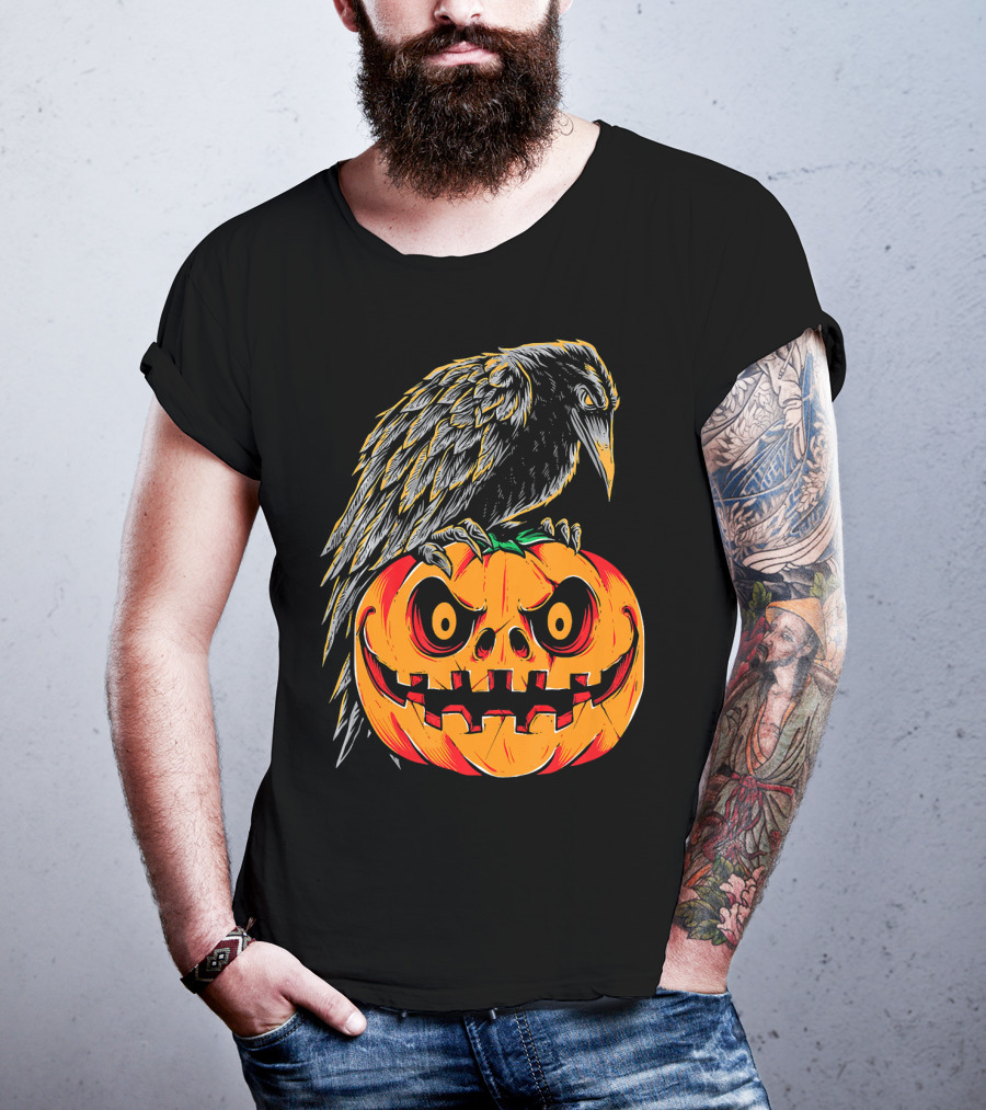 Creepy Black Raven Perched On Retro Vintage Pumpkin Halloween T-Shirt