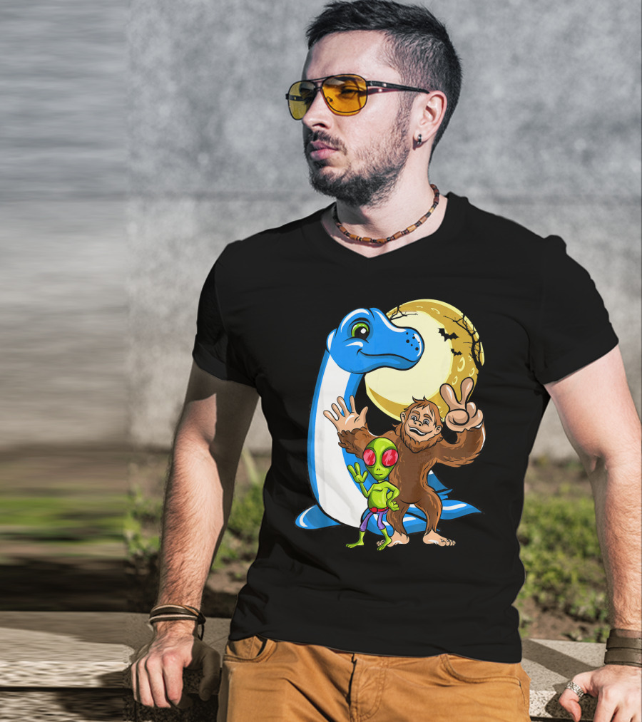Bigfoot Sasquatch Loch Ness Monster Ness Alien Moon Scene T-Shirt