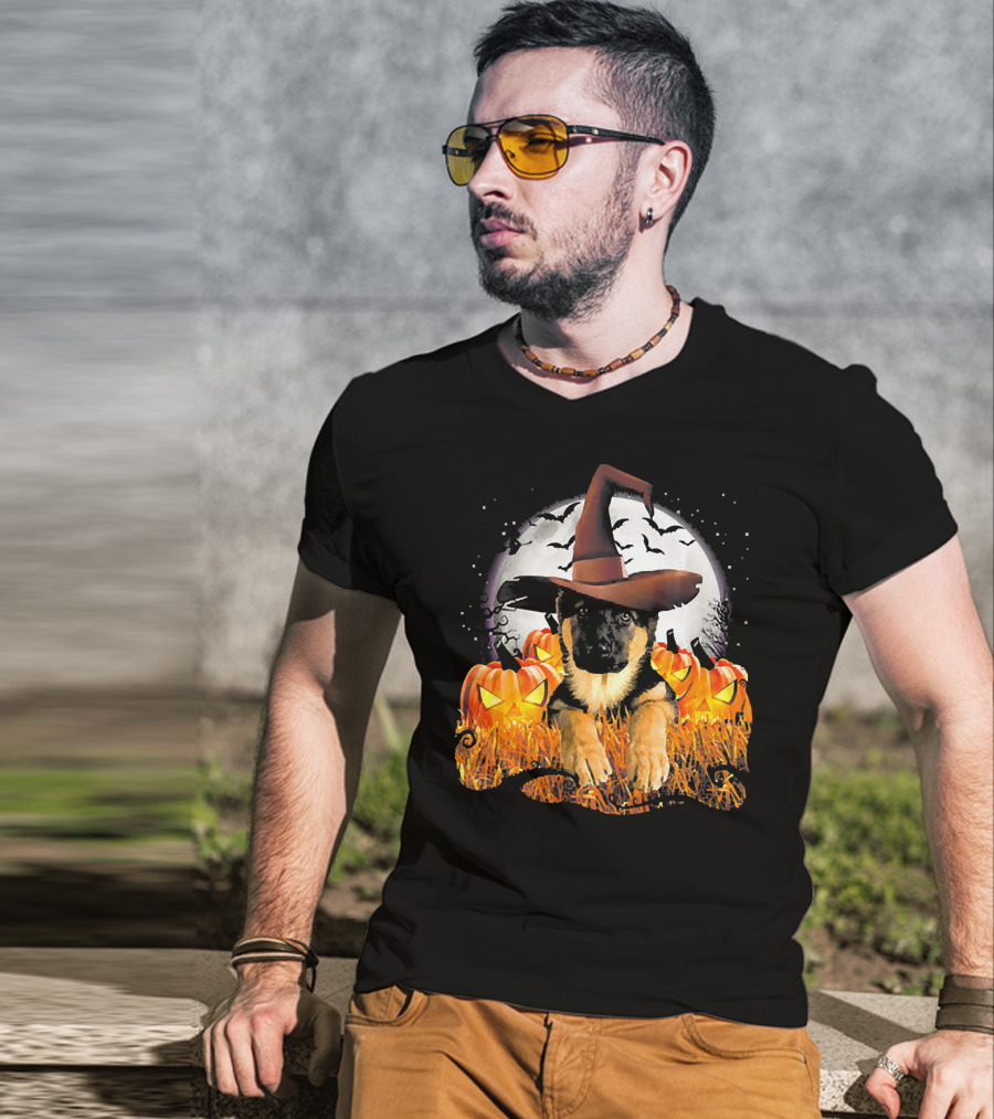 German Shepherd Witch Hat Pumpkins Halloween Moon Bats T-Shirt