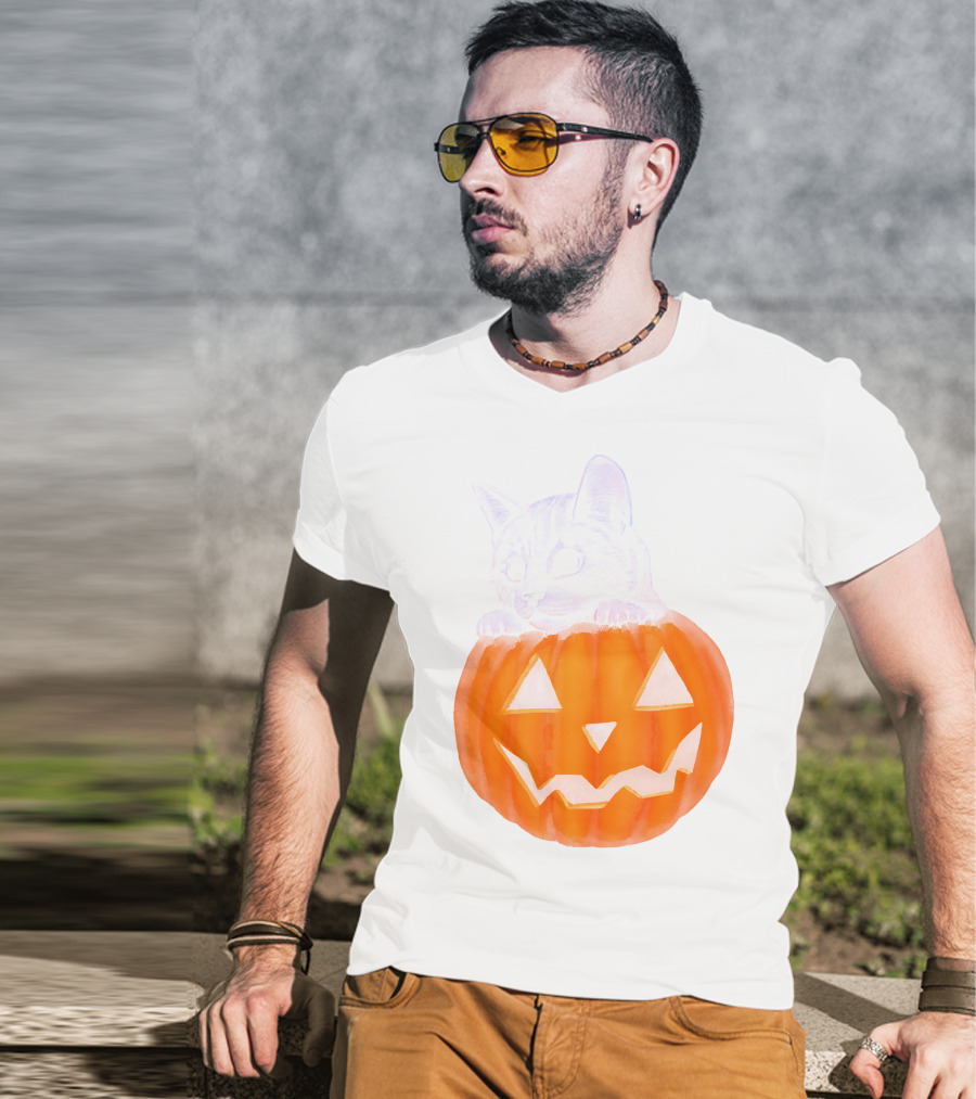 Kitten Peeking From Jack-O'-Lantern Pumpkin Halloween T-Shirt