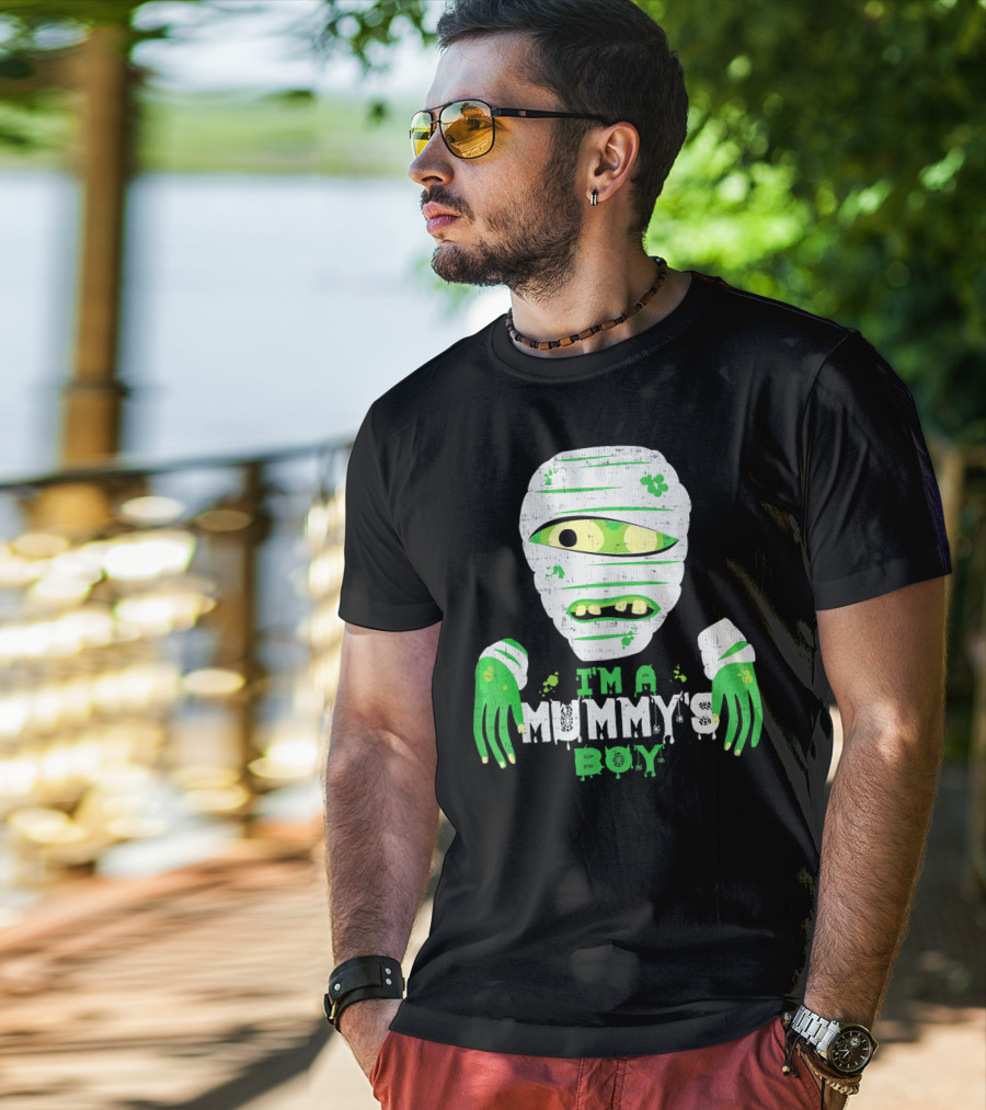 Creepy I'm A Mummy's Boy Green Cartoon Mummy Face And Hands T-Shirt