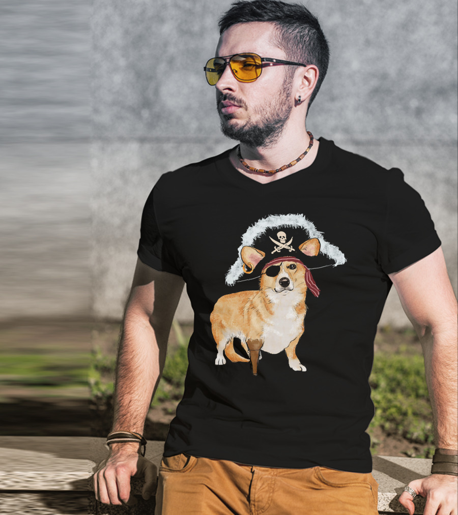 Funny Pirate Corgi Halloween Dog Lovers Skull Eyepatch Hat T-Shirt