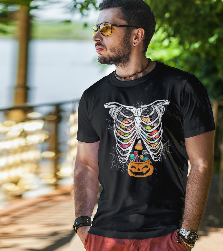 Skeleton Rib Cage X Ray Candy Halloween Pumpkin Fun T-Shirt