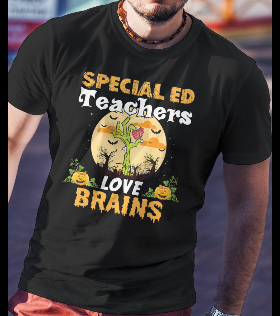 Special ED Teachers Love Brains Zombies Halloween Pumpkins Moon Bats T-Shirt