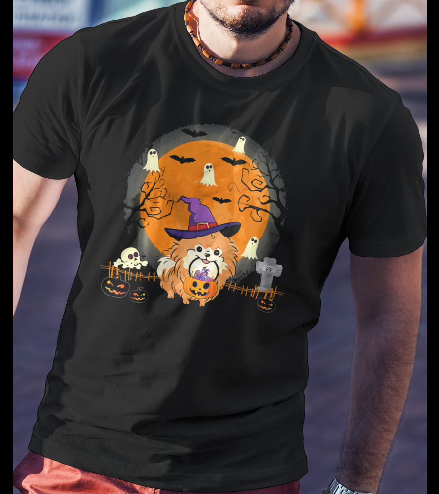 Pomeranian Witch Halloween Pumpkin Ghosts Bats Graveyard Moon T-Shirt