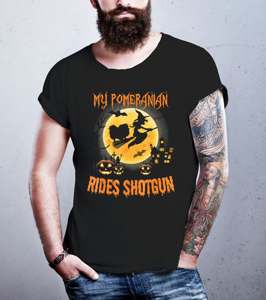 MY POMERANIAN RIDES SHOTGUN Halloween Witch Moon Pumpkins T-Shirt