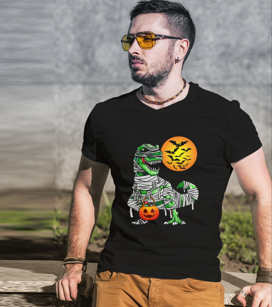 Tyrannosaurus Rex Dinosaur Mummy With Pumpkin And Bats Halloween Boy T-Shirt