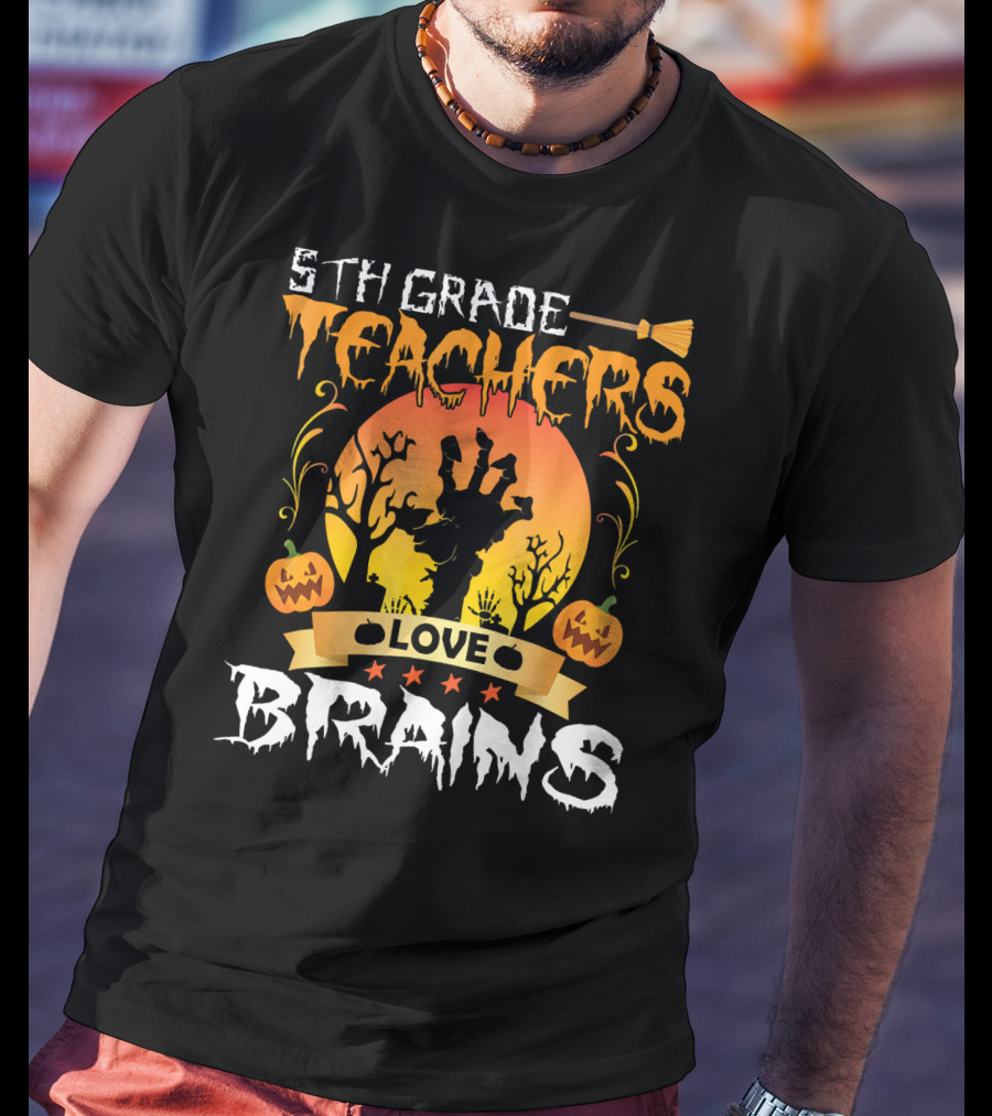 5th Grade Teachers Love Brains Tomb Pumpkin Moon T-Shirt