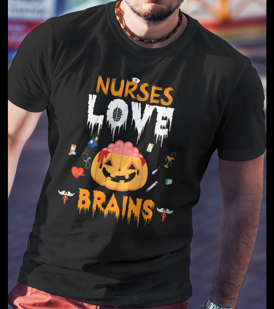 Nurses Love Brains Halloween Scary Nurse Pumpkin T-Shirt