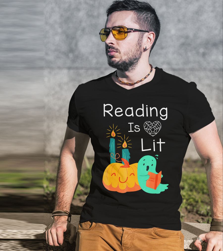 Reading Is Lit Teacher Librarian Halloween Costume Pumpkin Ghost Candles T-Shirt
