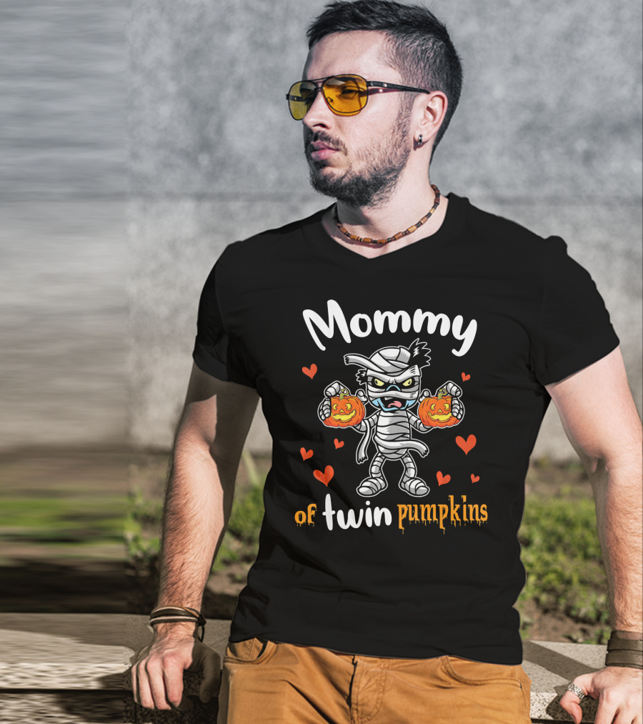 Mommy Of Twin Pumpkins Hearts Mummy T-Shirt