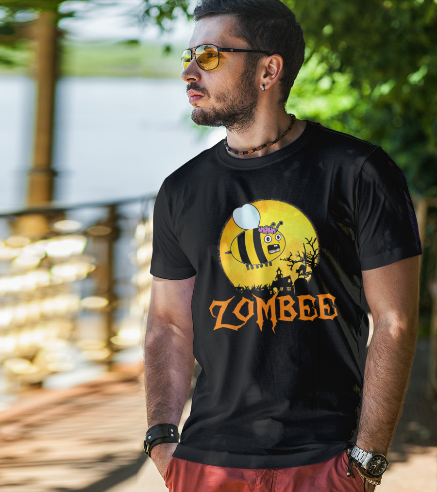Zombee Funny Zombie Bee Halloween Spooky Moon Scene T-Shirt