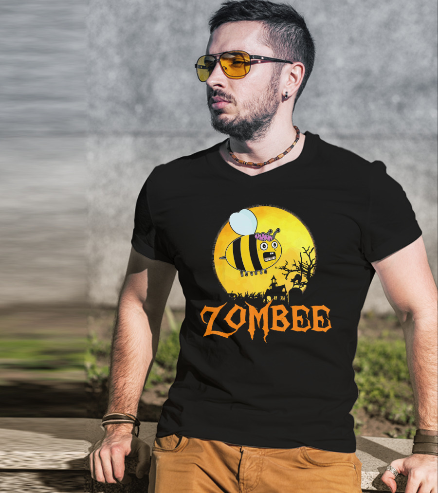 Zombee Funny Zombie Bee Halloween Spooky Moon Scene T-Shirt