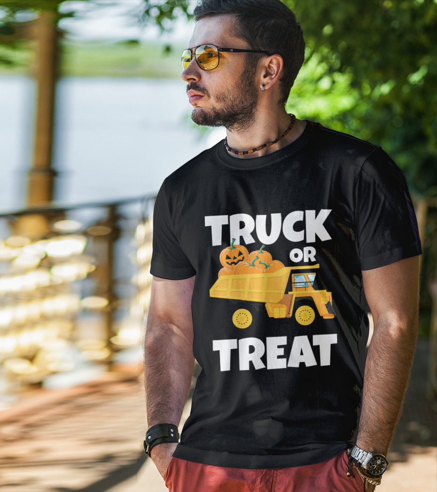 Kids Halloween Toddlers Boys Truck Or Treat Pumpkins T-Shirt