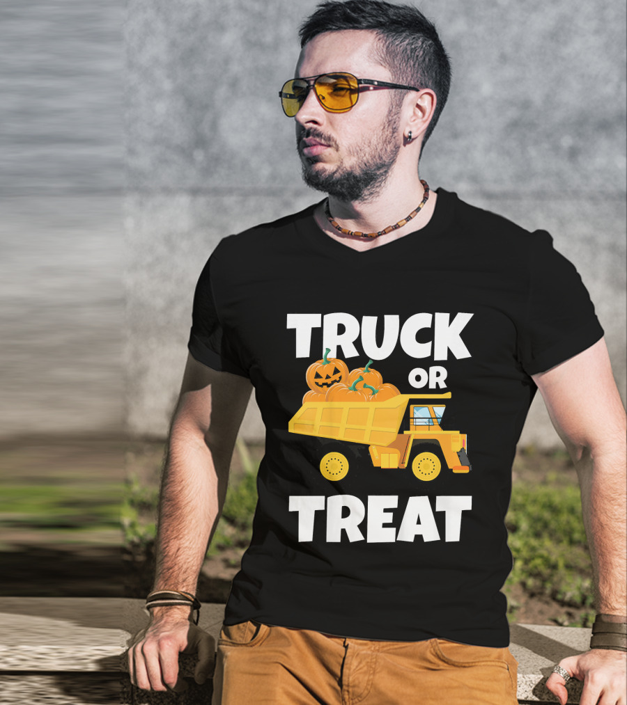 Kids Halloween Toddlers Boys Truck Or Treat Pumpkins T-Shirt