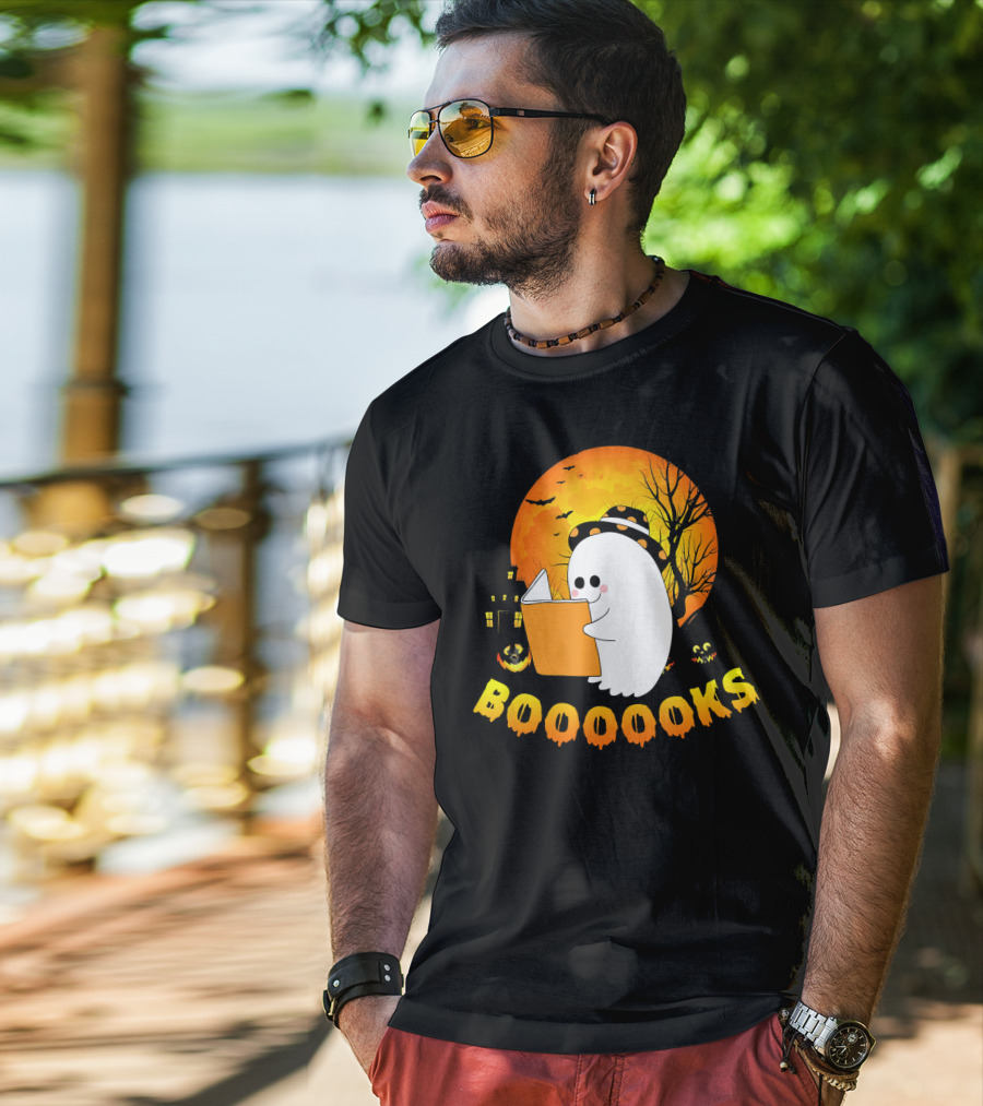 Booooooks Cute Ghost Reading Halloween Book Full Moon Scene T-Shirt