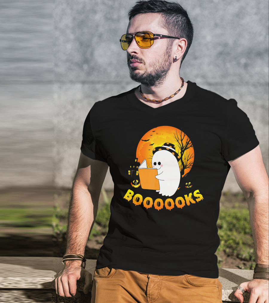 Booooooks Cute Ghost Reading Halloween Book Full Moon Scene T-Shirt