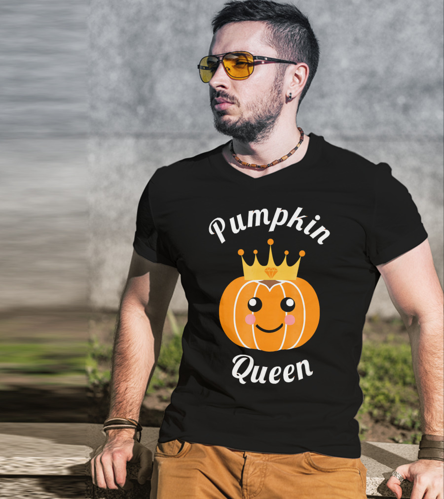 Pumpkin Queen Cute Pumpkin With Crown And Smile T-Shirt