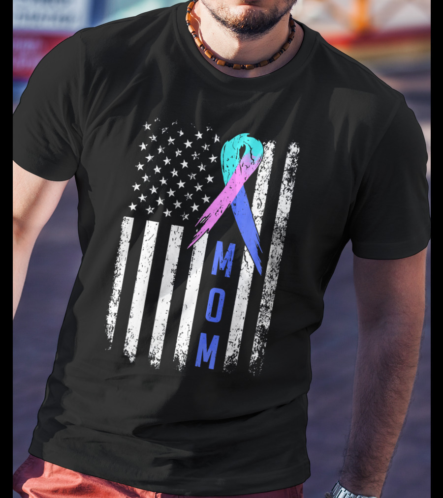 Mom American Flag Thyroid Cancer Awareness T-Shirt