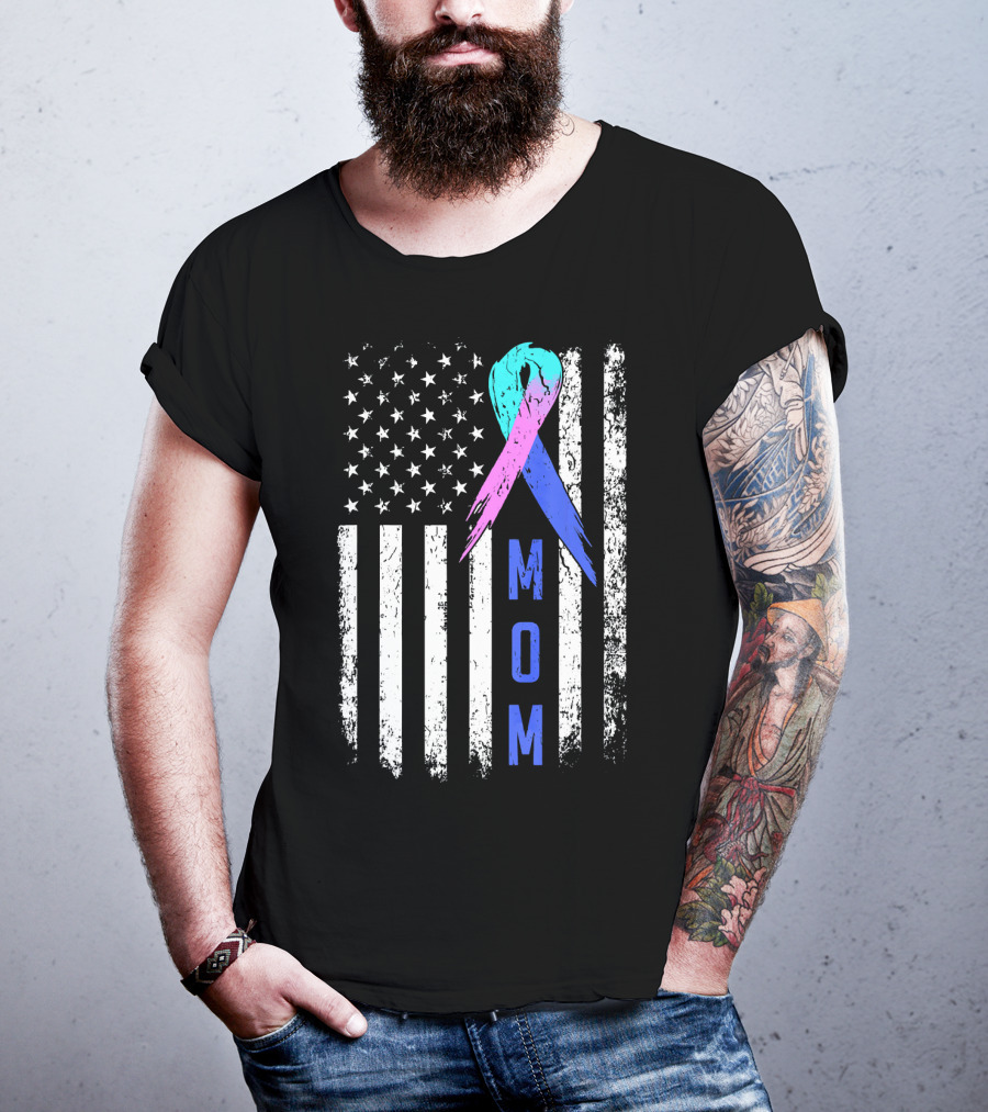 Mom American Flag Thyroid Cancer Awareness T-Shirt