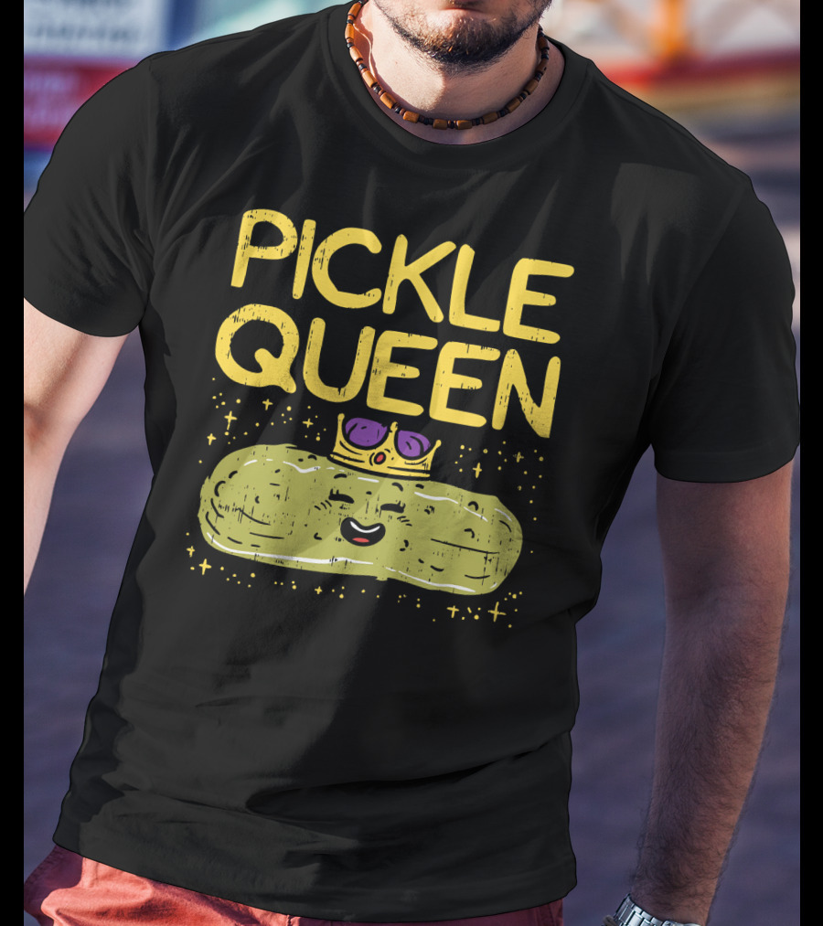 PICKLE QUEEN Funny Cartoon Pickle Wearing Crown And Sunglasses T-Shirt