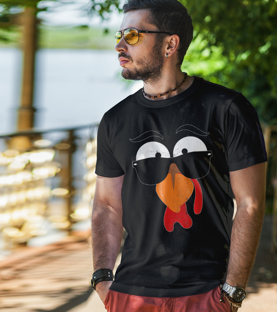 Funny Turkey Face Costume Thanksgiving Humor T-Shirt