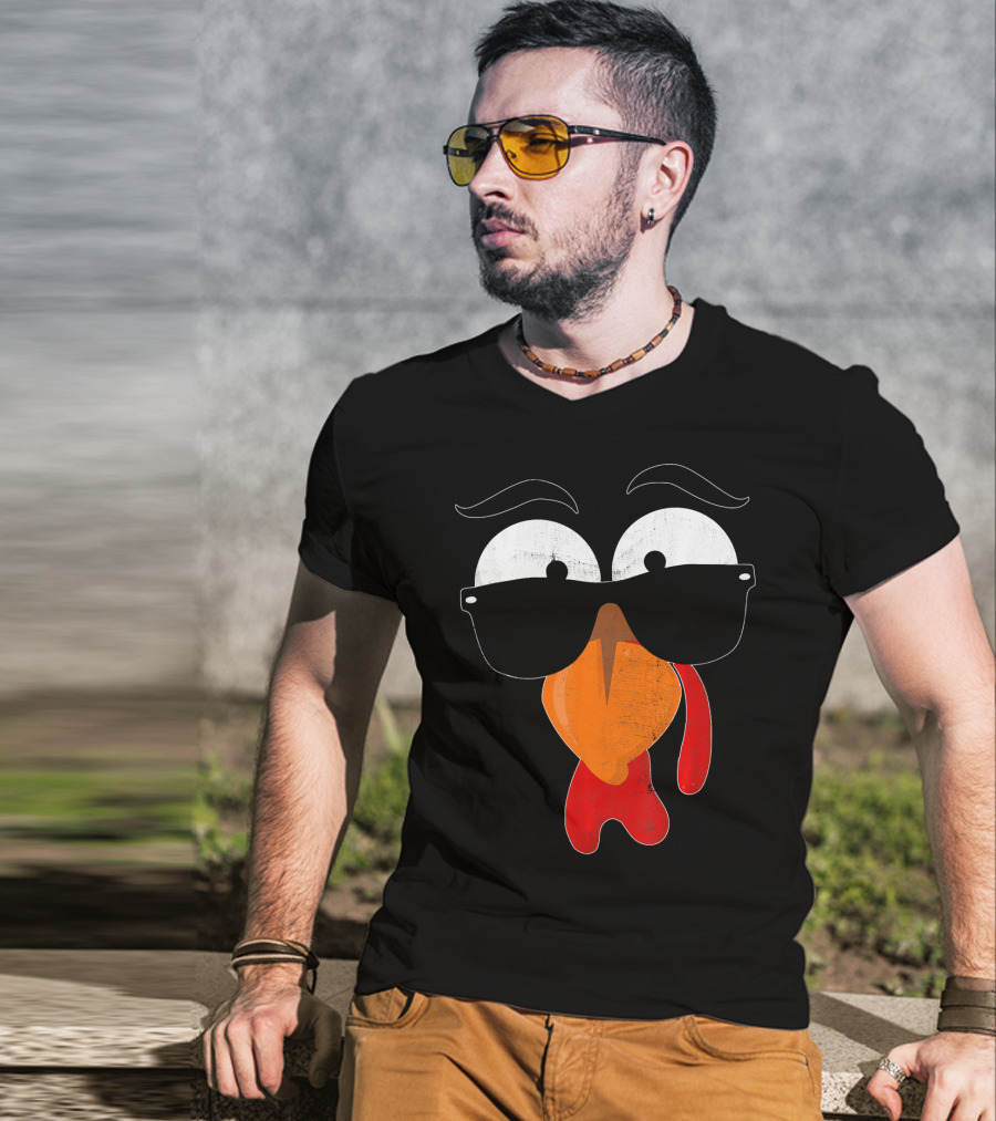 Funny Turkey Face Costume Thanksgiving Humor T-Shirt