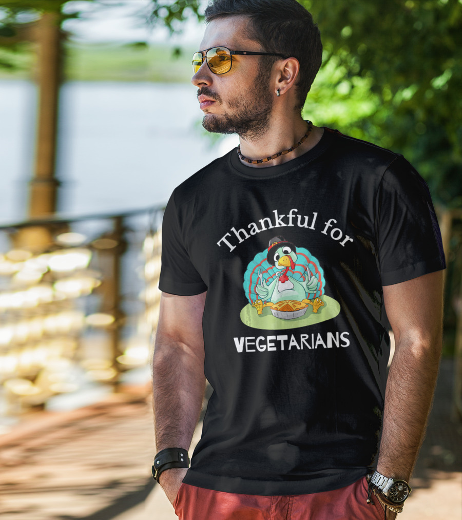Thankful For Vegetarians Turkey Eating Pie T-Shirt