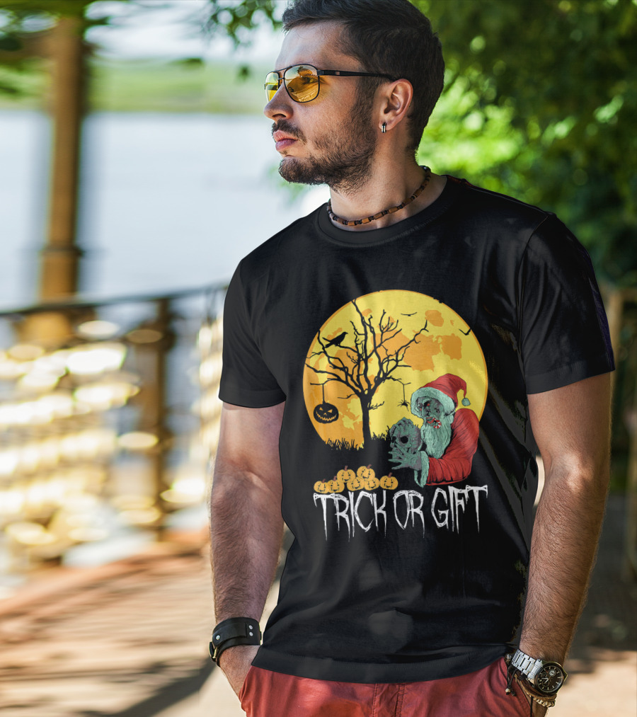 Trick Or Scary Gift Santa Moon Pumpkin Scene T-Shirt