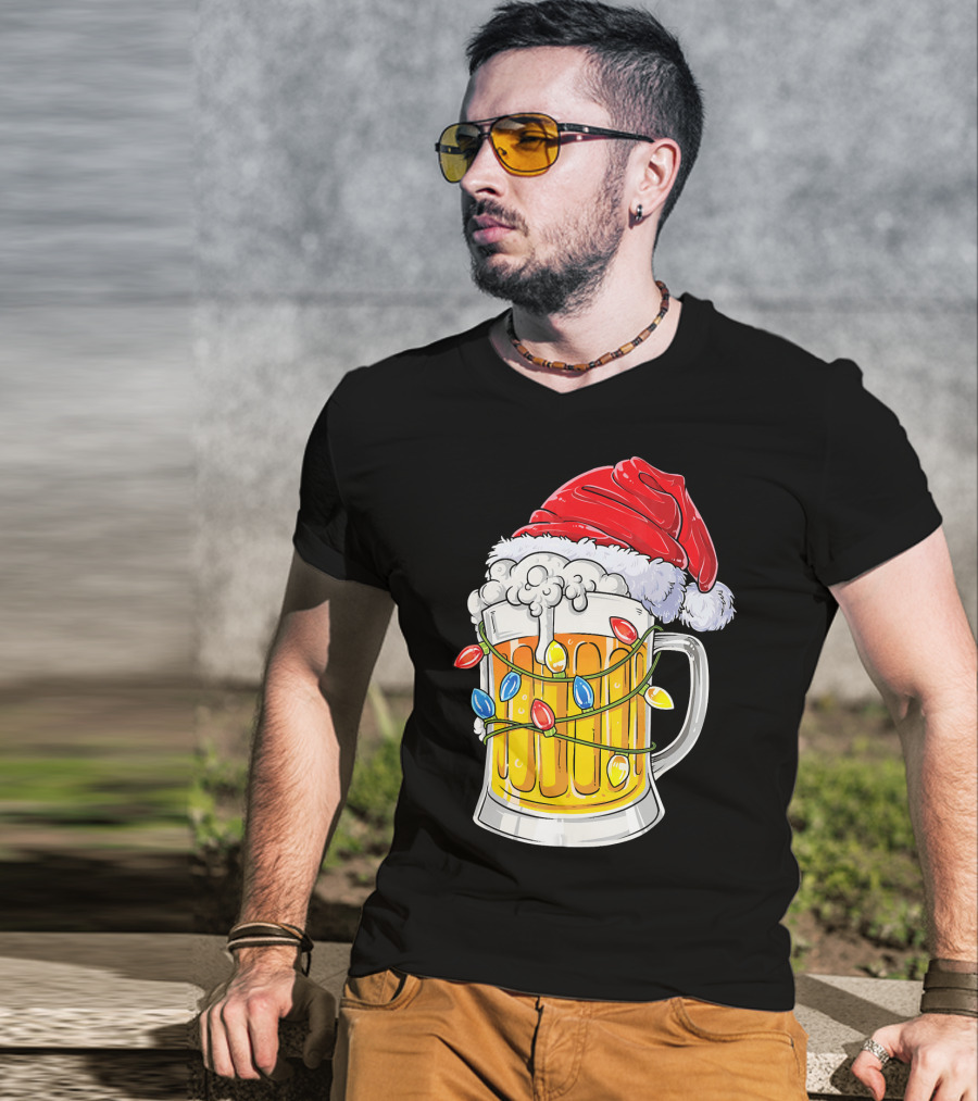 Beer Mug With Santa Hat And Christmas Lights T-Shirt