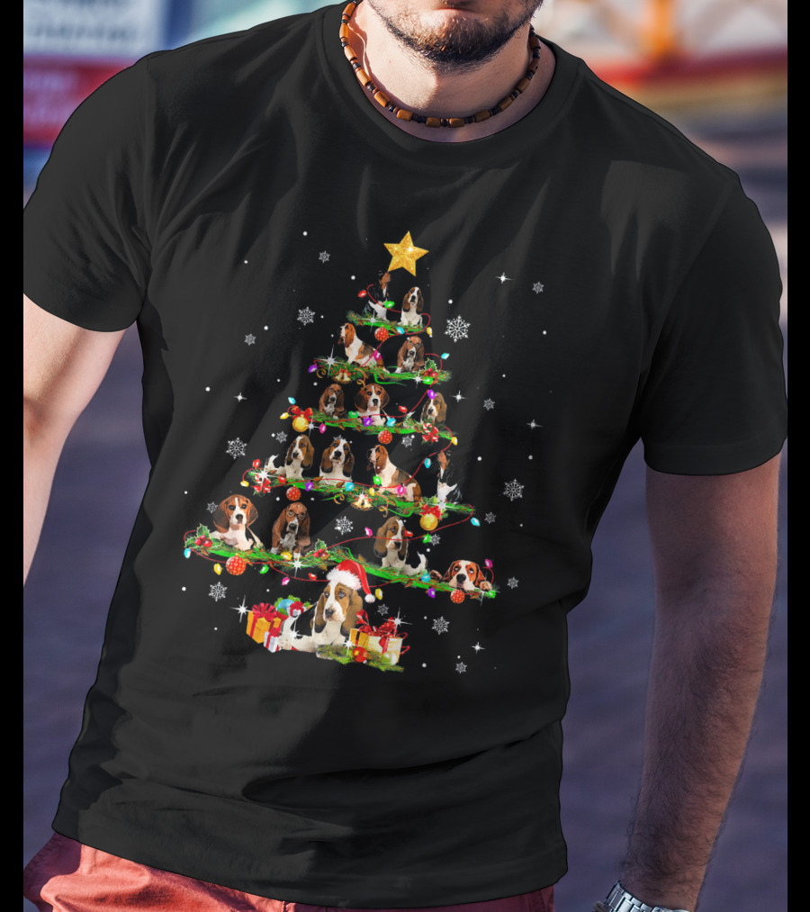 Basset Hound Christmas Tree With Santa Hat And Presents T-Shirt