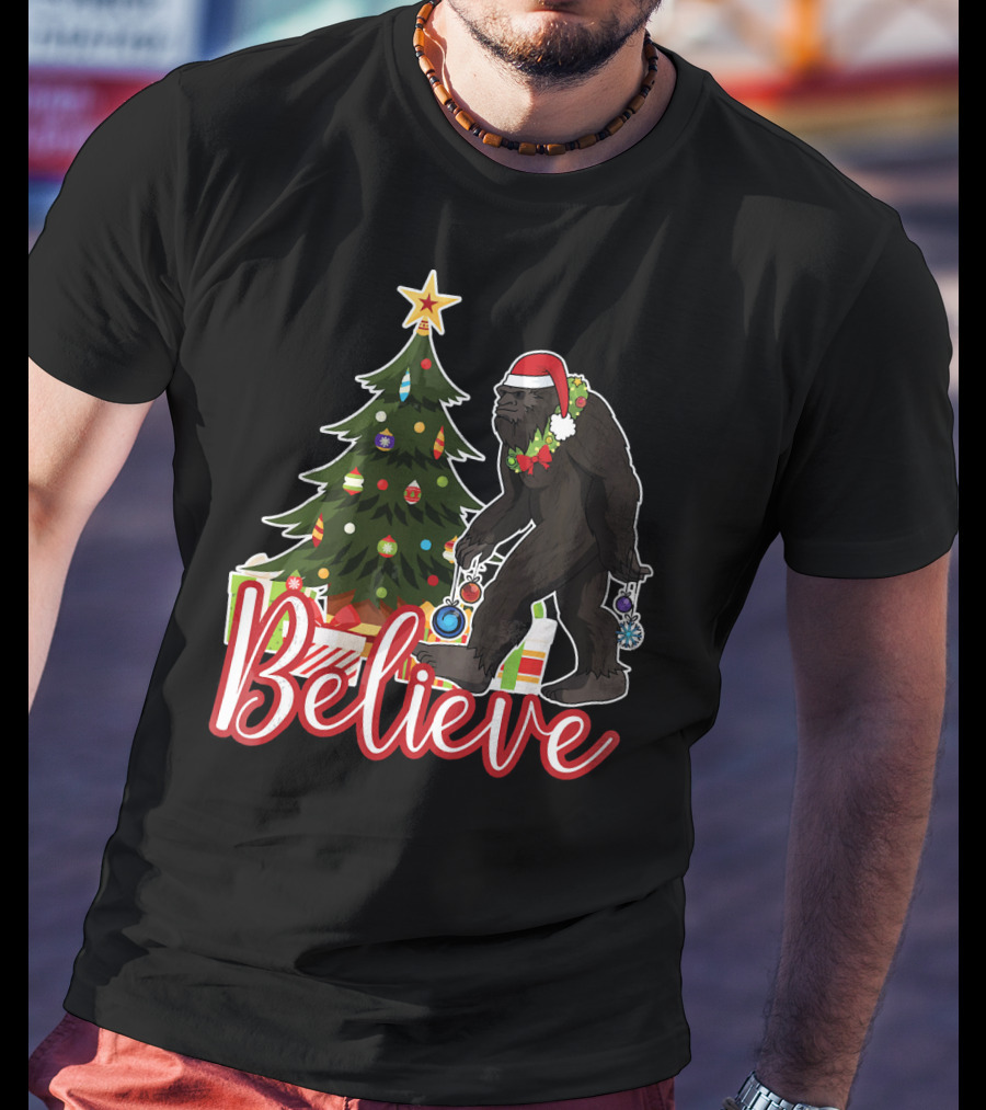 Believe Bigfoot Christmas Funny Holiday Scene T-Shirt