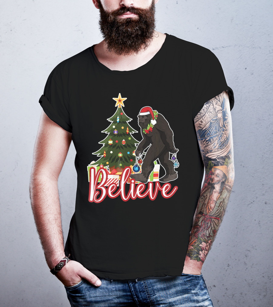 Believe Bigfoot Christmas Funny Holiday Scene T-Shirt