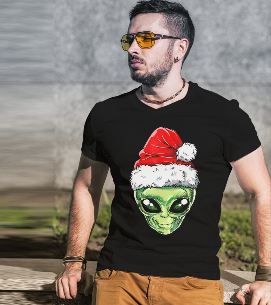 Alien Santa Christmas Hat T-Shirt