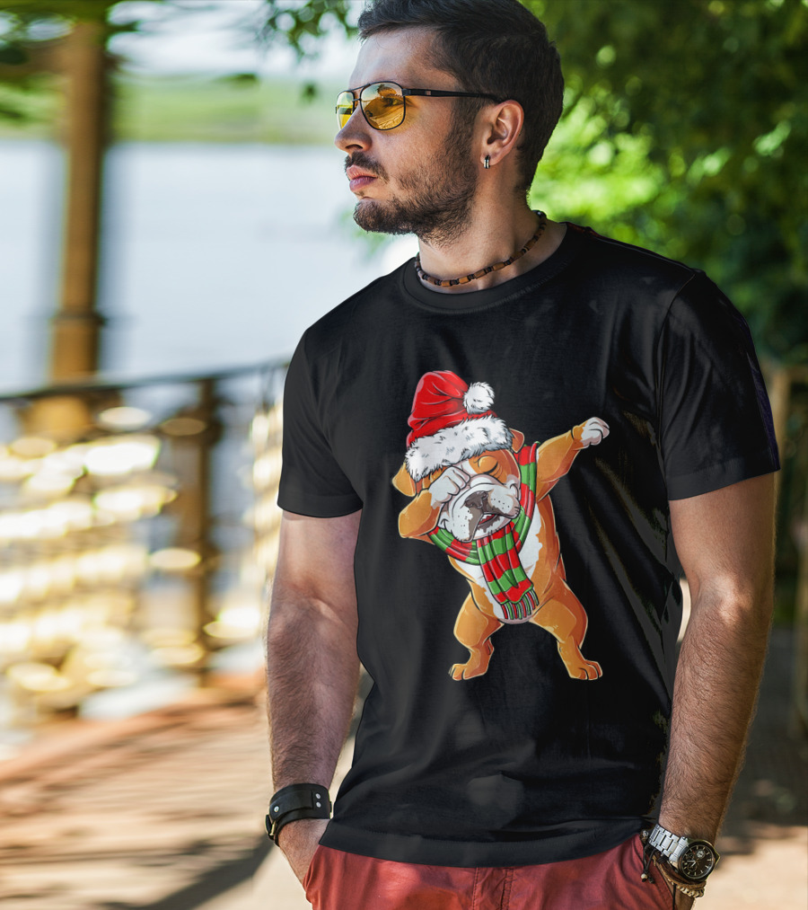 Dabbing English Bulldog Santa Claus With Christmas Hat And Scarf T-Shirt