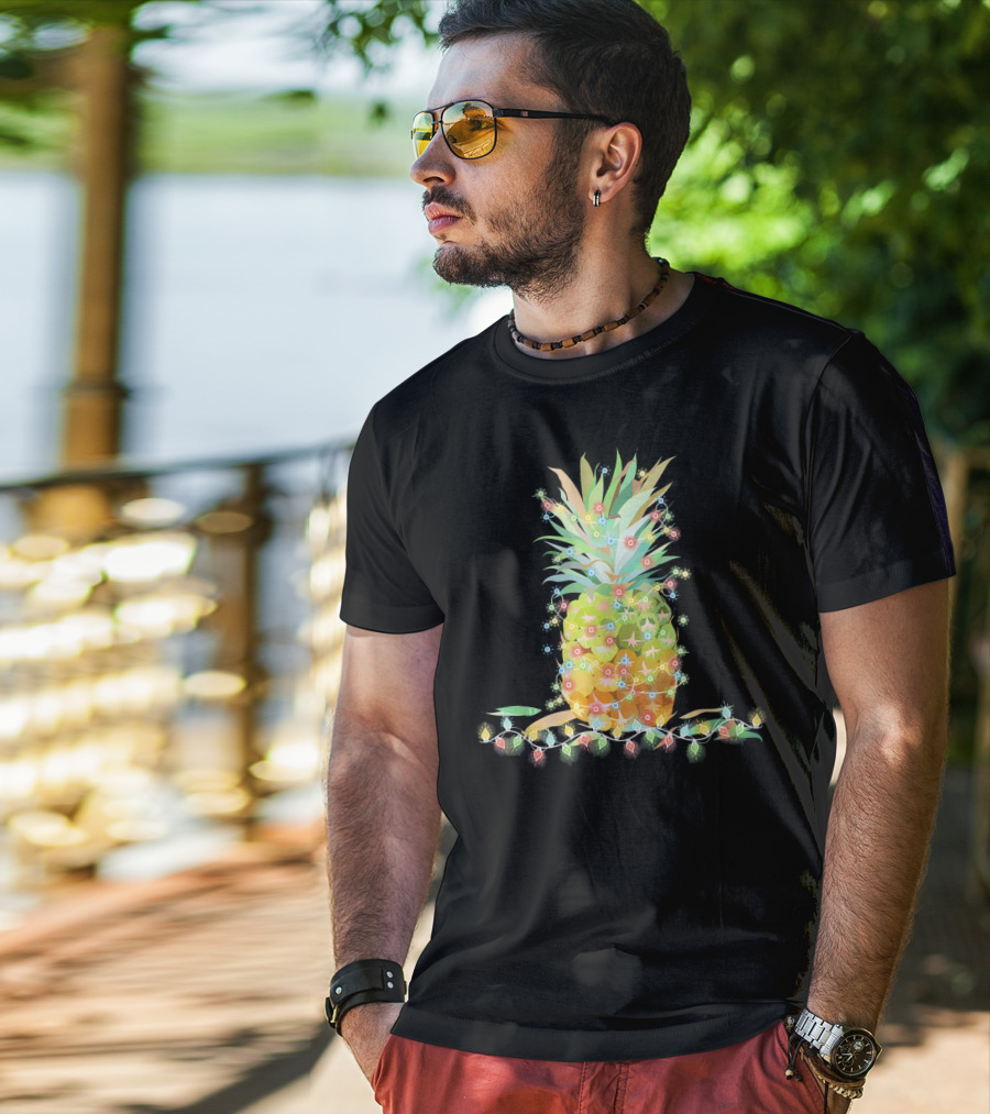 Beach Tropical Christmas Pineapple Lights Holiday Decor T-Shirt