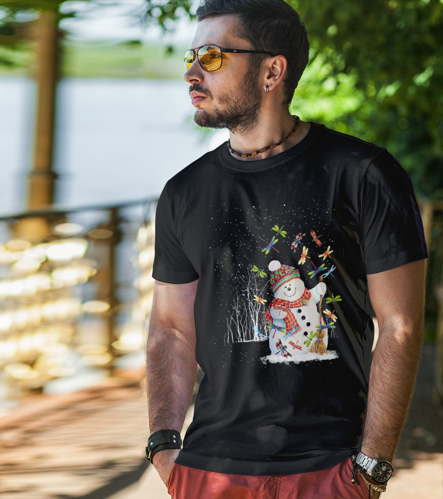 Merry Christmas Dragonfly Snowman In Winter Scene T-Shirt