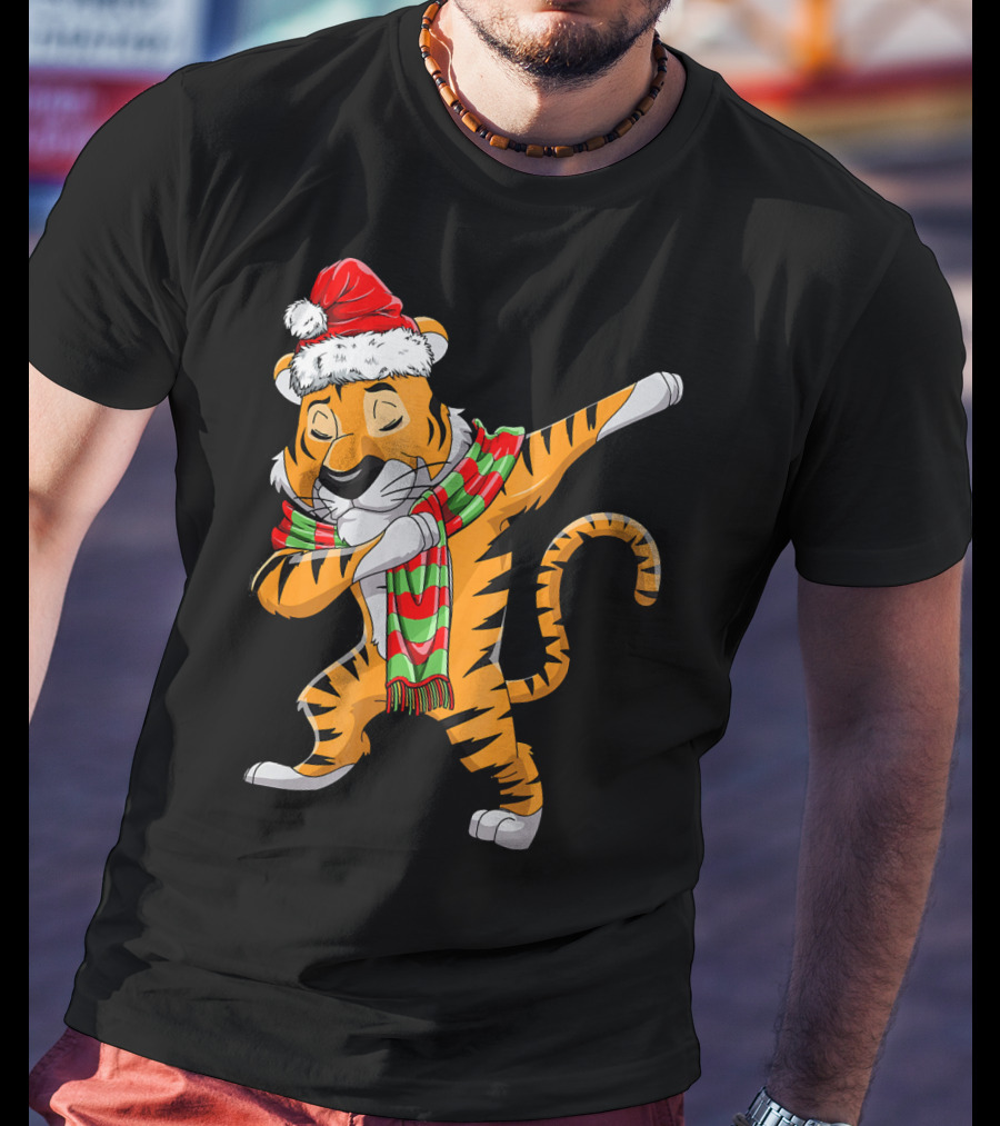 Dabbing Santa Tiger With Christmas Scarf T-Shirt