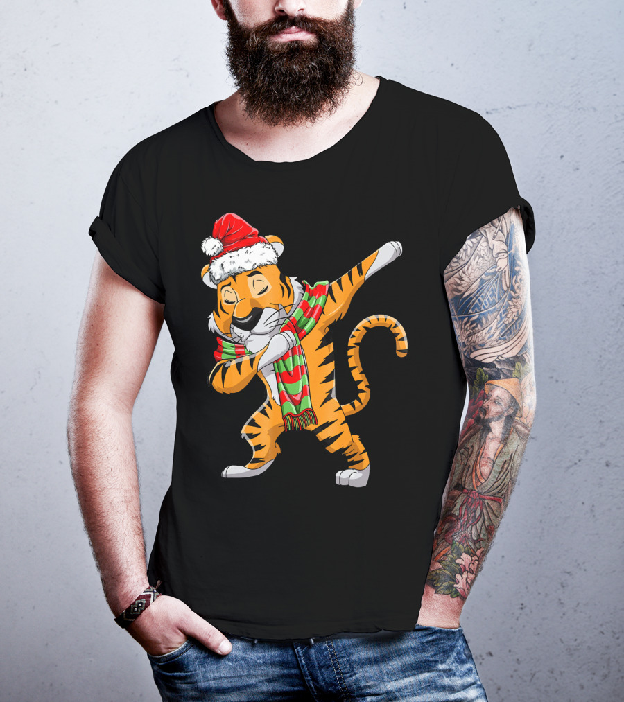 Dabbing Santa Tiger With Christmas Scarf T-Shirt