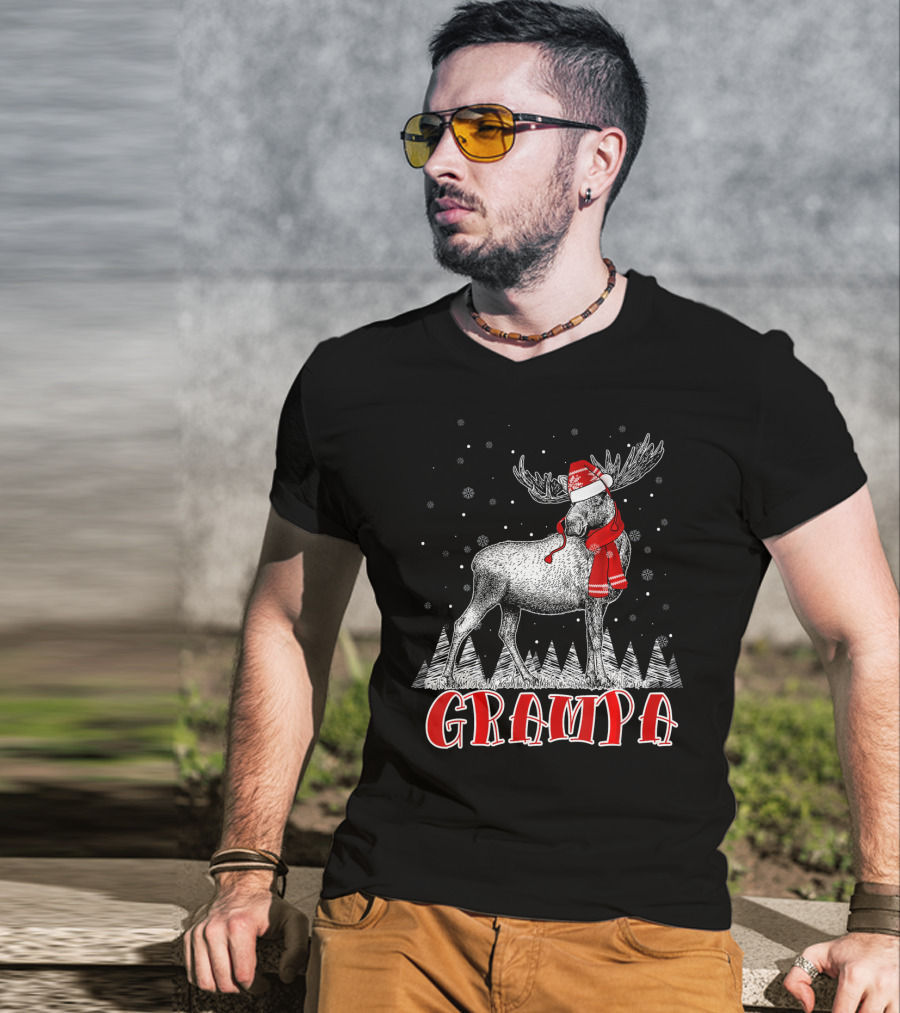 Grampa Moose Santa Hat Family Christmas Matching T-Shirt