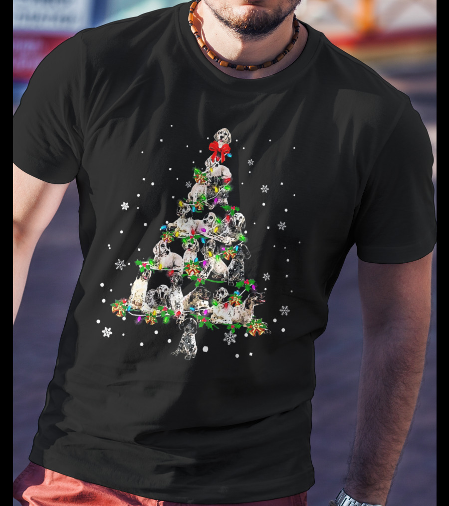English Setter Dog Christmas Tree With Snowflakes And Holiday Decorations T-Shirt